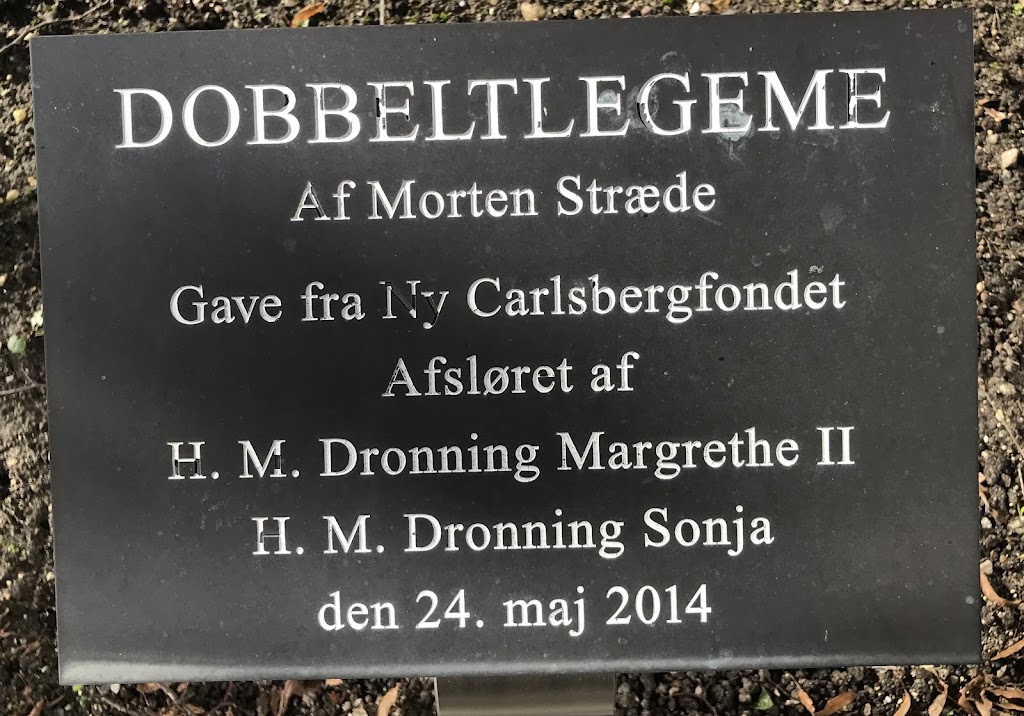 dobbeltlegeme-udfort-af-morten-straede-2.jpeg