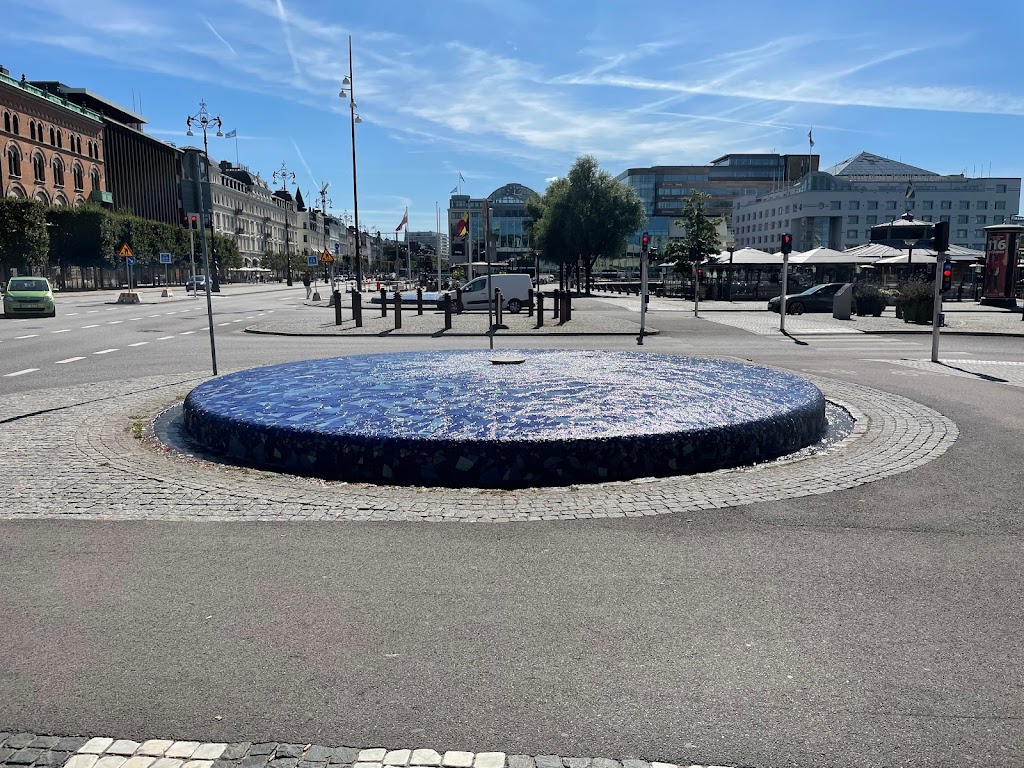 mosaic-fountain-or-blabarspajerna-2.jpeg