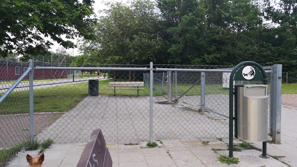 kroksbacksparken-dog-park-2.jpeg
