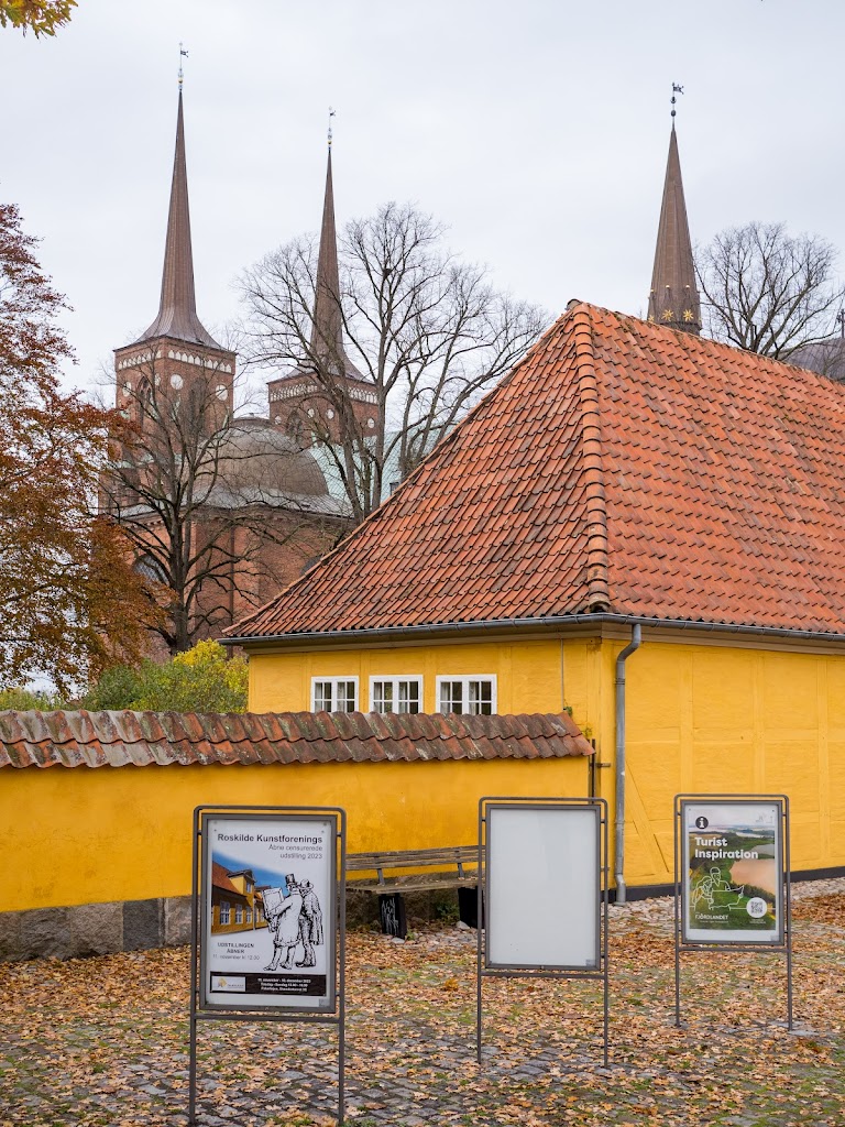 hroar-helge-statuen-1.jpeg