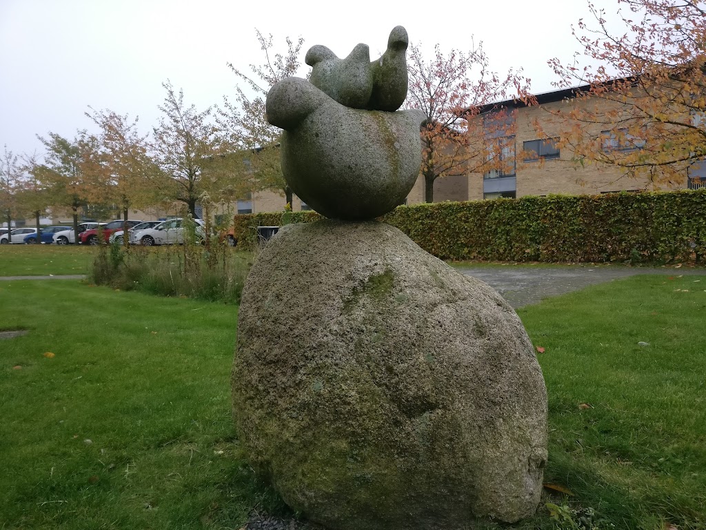 christians-torv-park-fugle-statue-0.jpeg