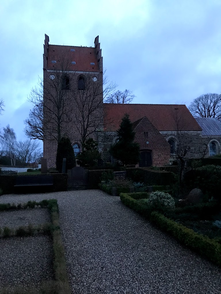 kirke-vaerlose-kirke-kildebakken-2.jpeg