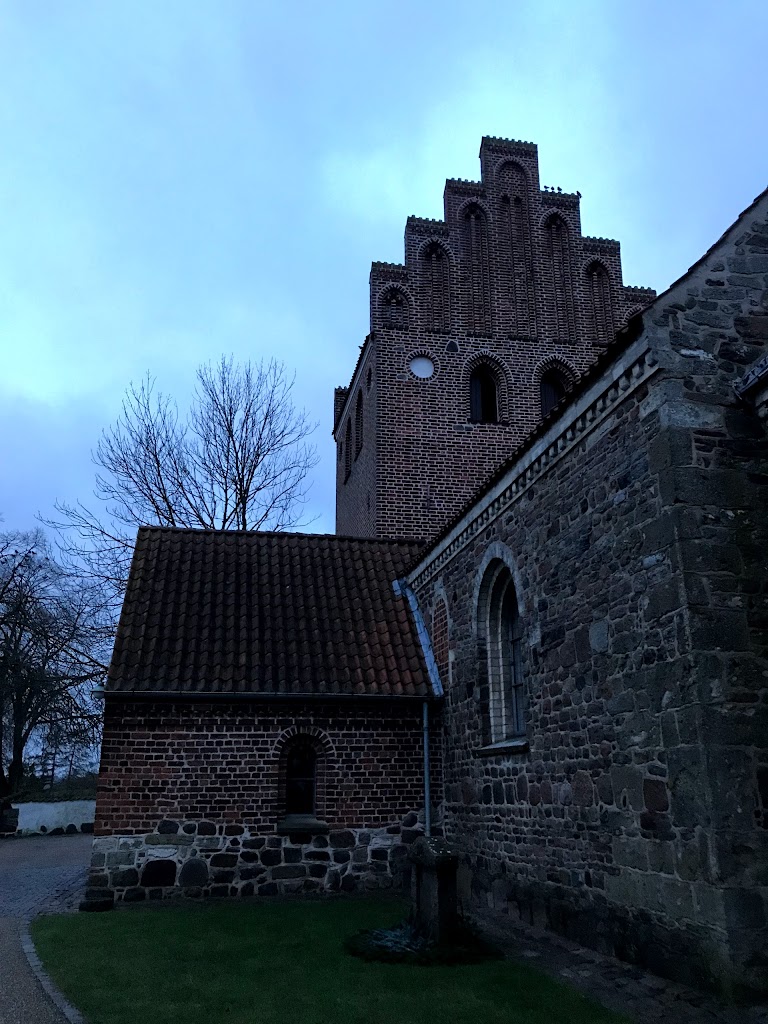kirke-vaerlose-kirke-kildebakken-3.jpeg