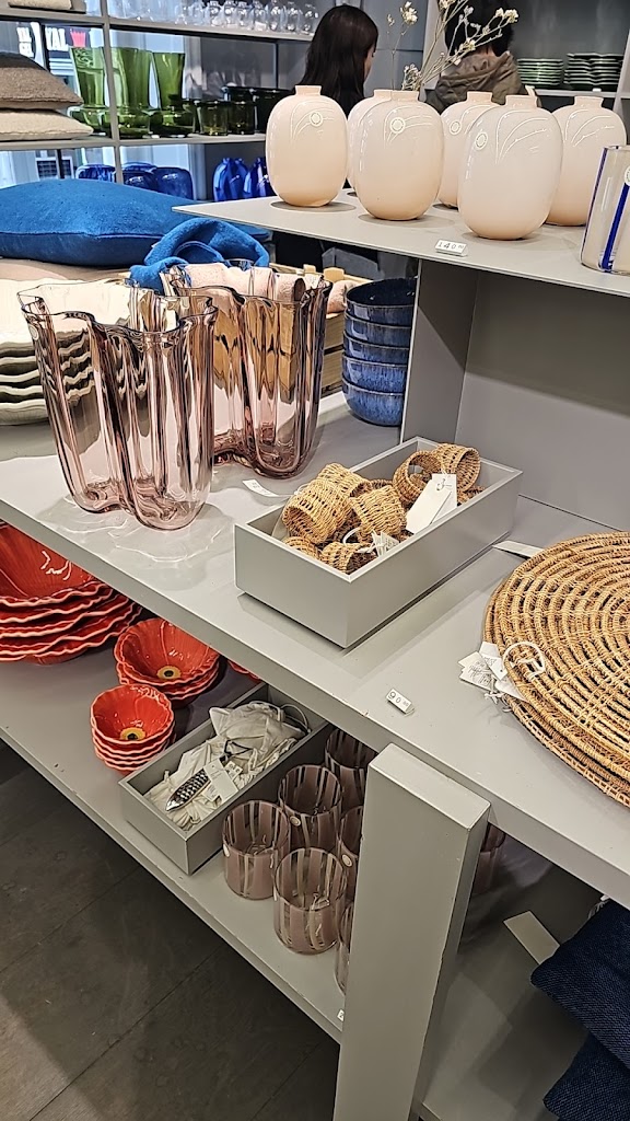 arket-store-4.jpeg