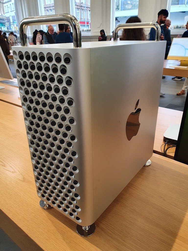 apple-vala-centrum-5.jpeg
