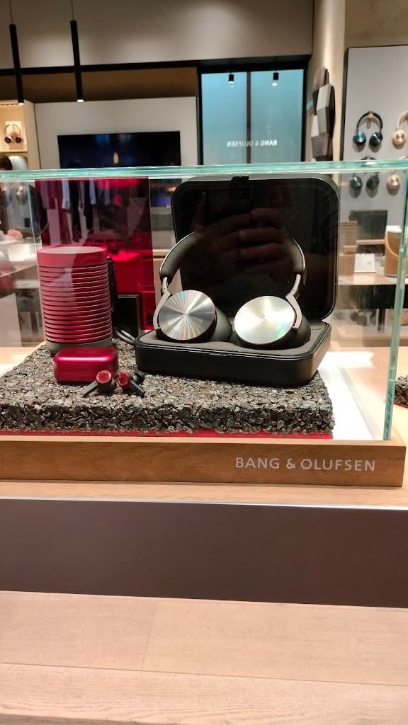 bang-olufsen-cph-airport-2.jpeg