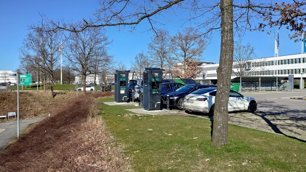 stella-energy-charging-station-1.jpeg