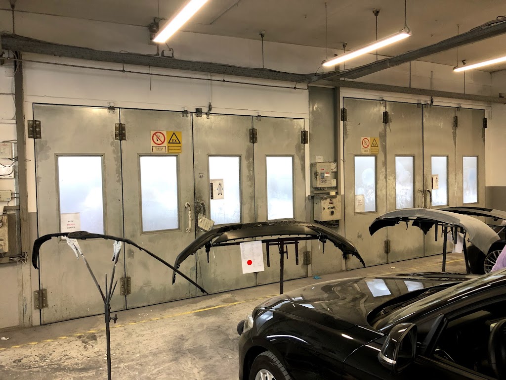 tesla-skadecenter-vaerksted-elkjaergruppen-ballerup-tesla-approved-body-shop-5.jpeg