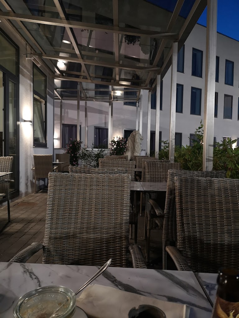 bovi-bar-grill-7.jpeg