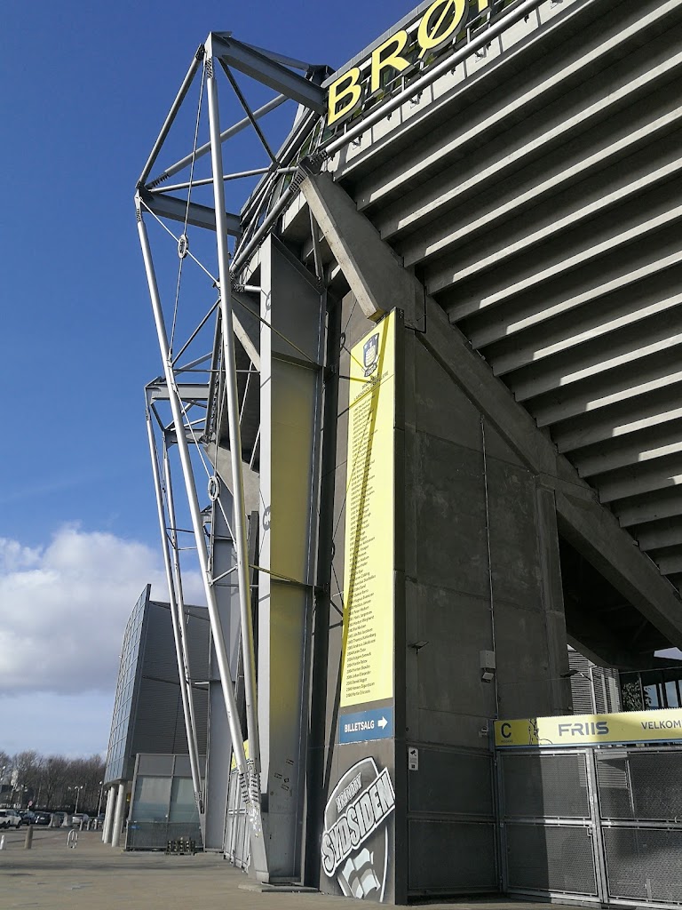 brondbyhallen-9.jpeg