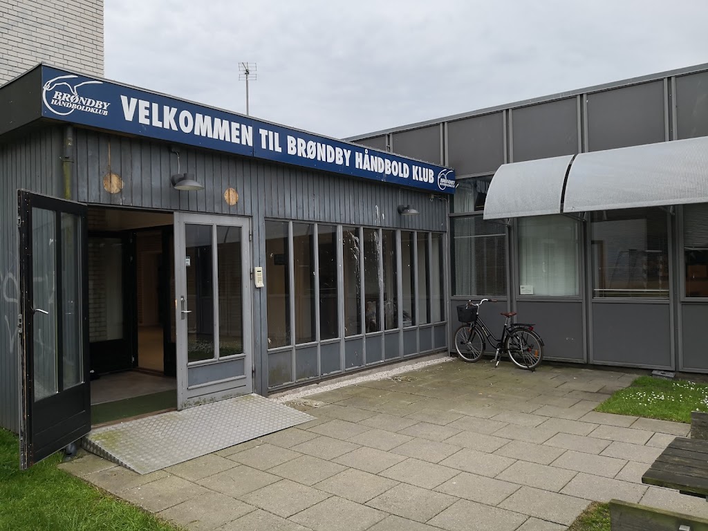 schneeklothhallen-0.jpeg