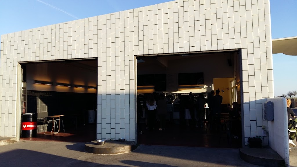 arne-jacobsen-gas-station-and-ice-cream-parlor-18.jpeg