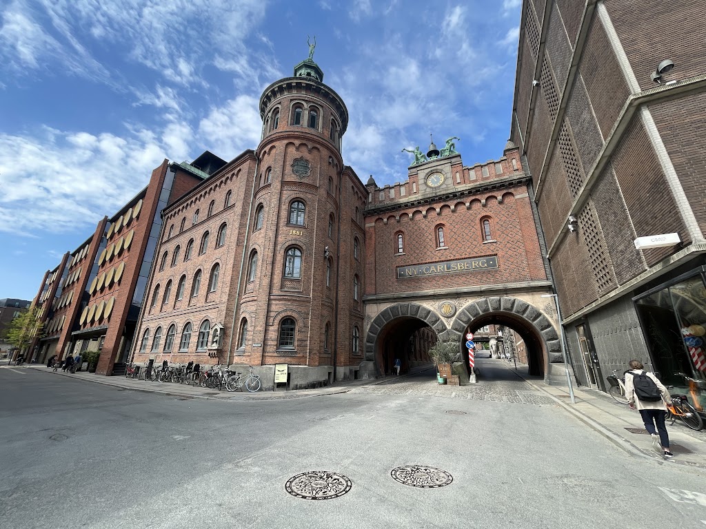 carlsberg-business-centre-1.jpeg