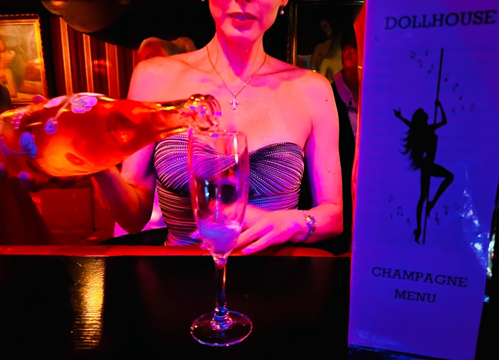 dollhouse-striptease-nightclub-9.jpeg