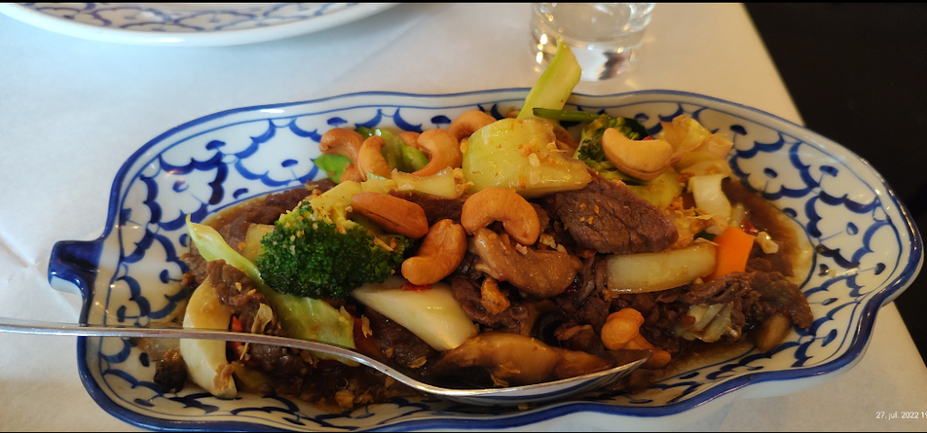 1-duangjai-thai-restaurant-3.jpeg