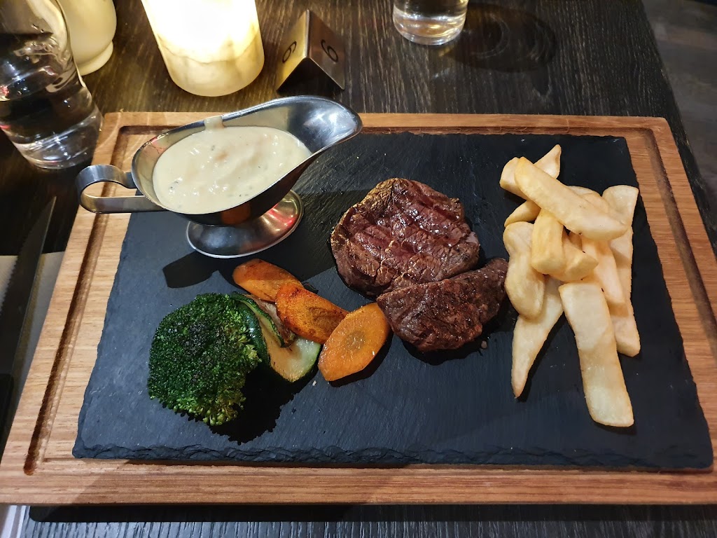 bofhus-steakhouse-6.jpeg
