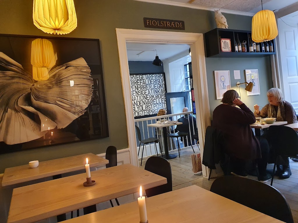 brog-litteraturbar-12.jpeg