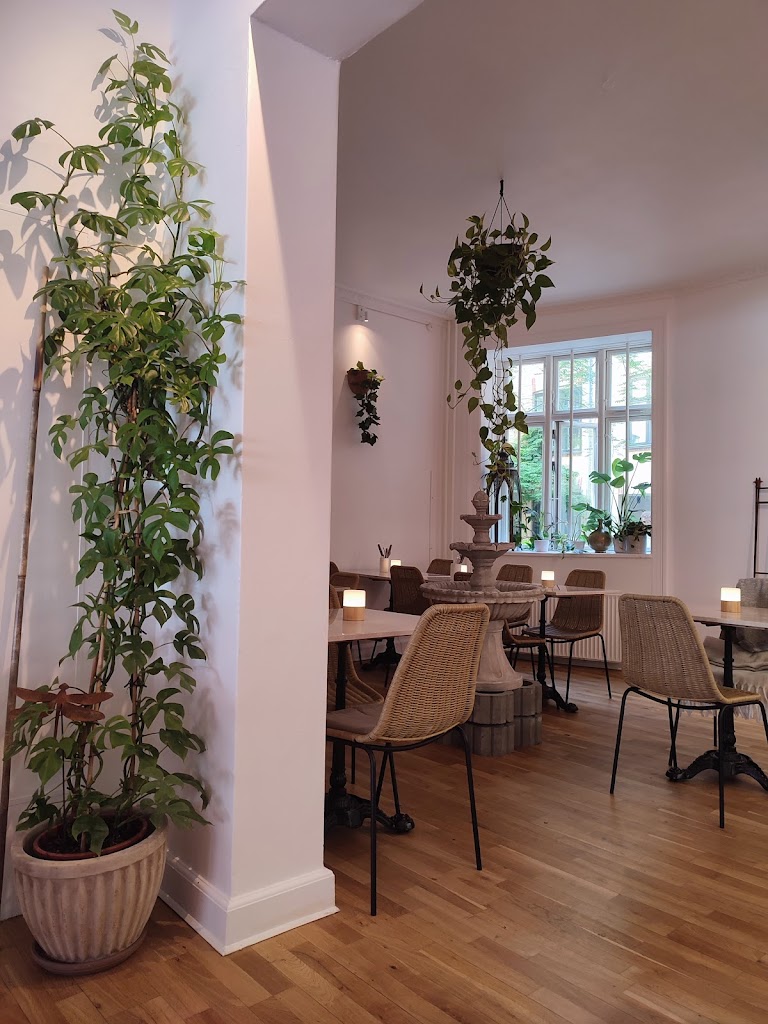 cafe-feel-good-and-eatery-10.jpeg
