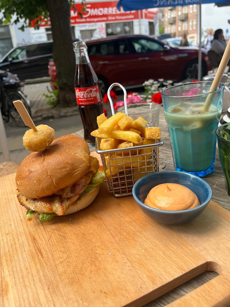 cafe-mont-2.jpeg