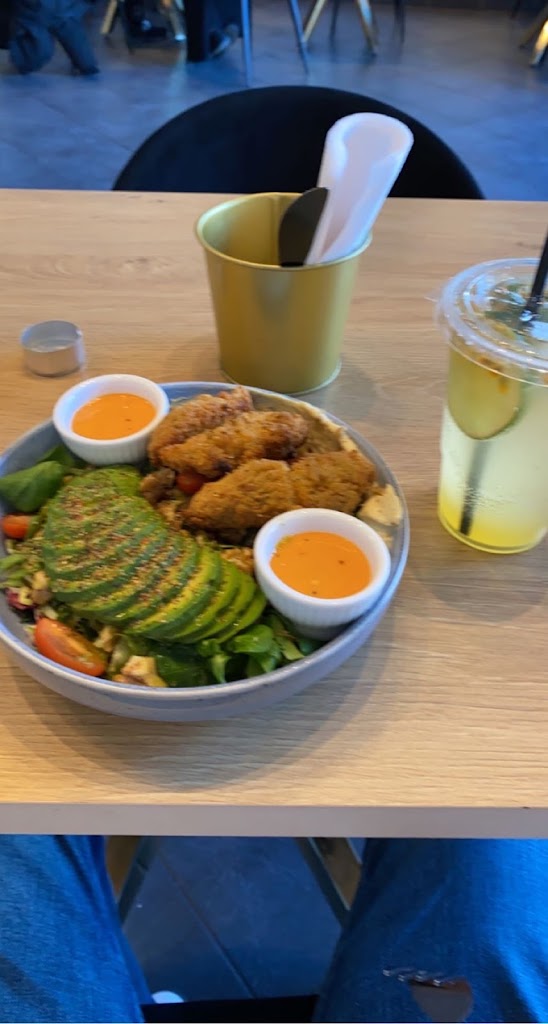 cafe-vie-5.jpeg