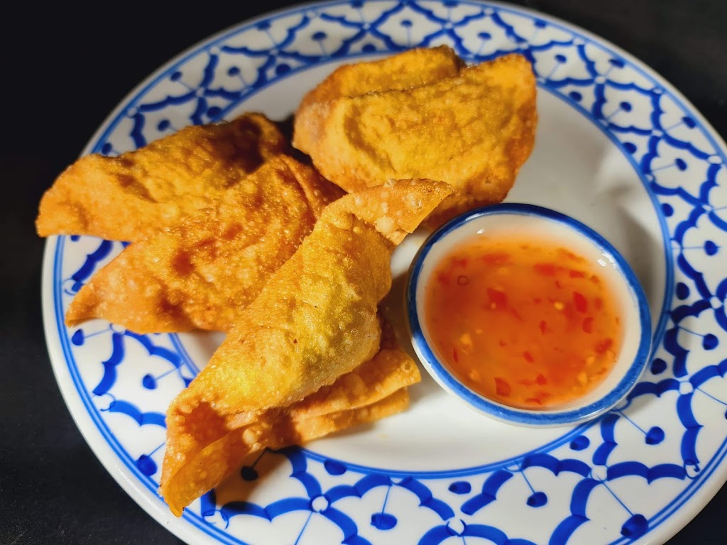 chawalas-thai-take-away-restaurant-2.jpeg
