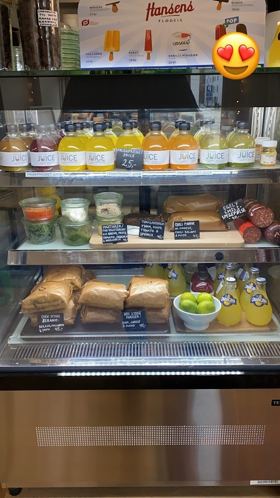 den-lille-cafe-10.jpeg