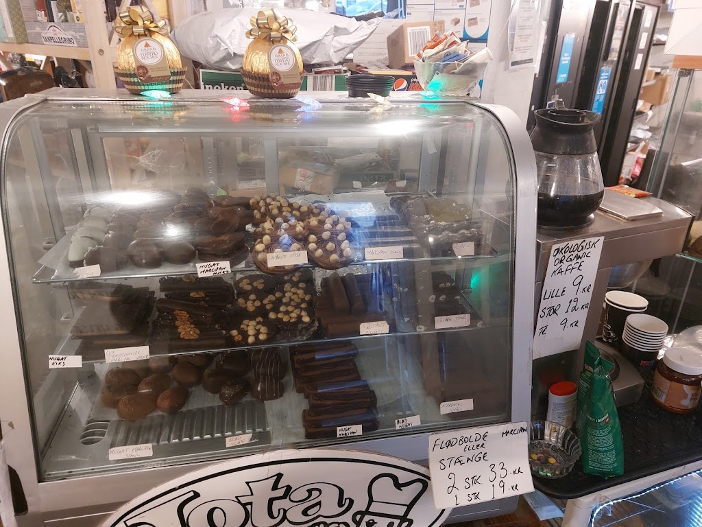 drugstore-1.jpeg
