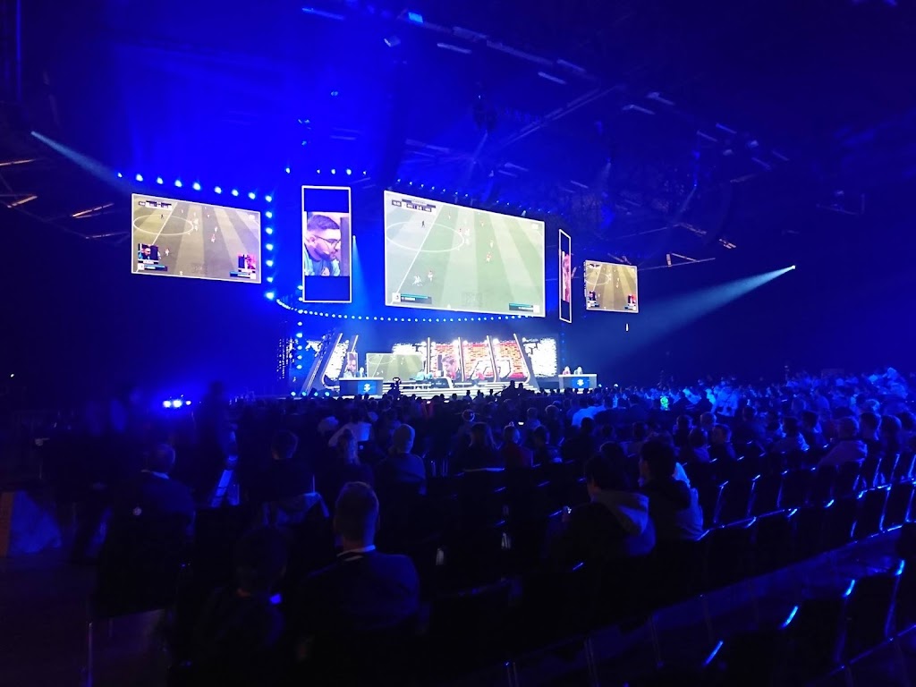 falcons-esport-aps-2.jpeg