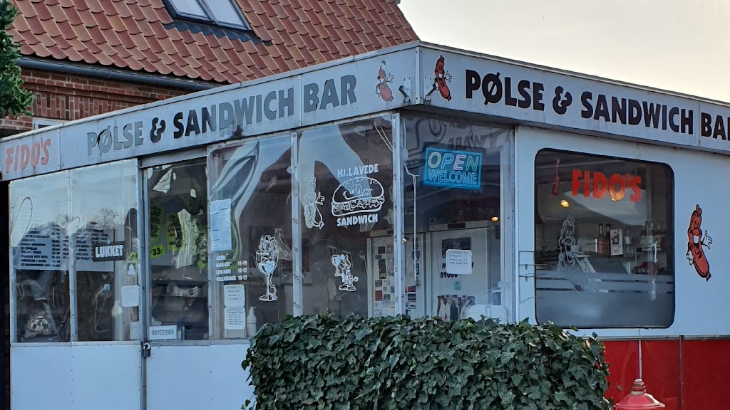 fidos-polse-og-sandwichbar-2.jpeg