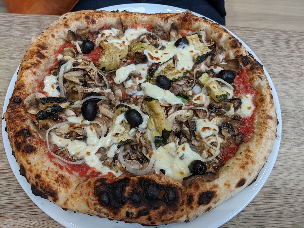 giovannis-pizza-bus-7.jpeg