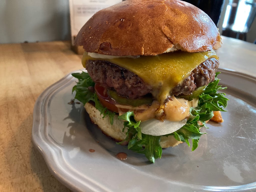 halifax-burgers-osterbro-1.jpeg