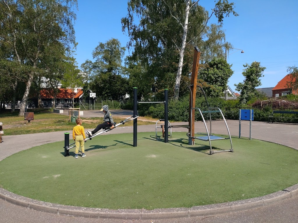 legepladsen-i-vigerslevparken-ved-stakhaven-15.jpeg