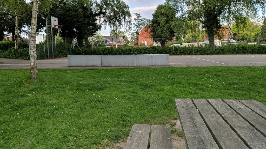 legepladsen-i-vigerslevparken-ved-stakhaven-18.jpeg