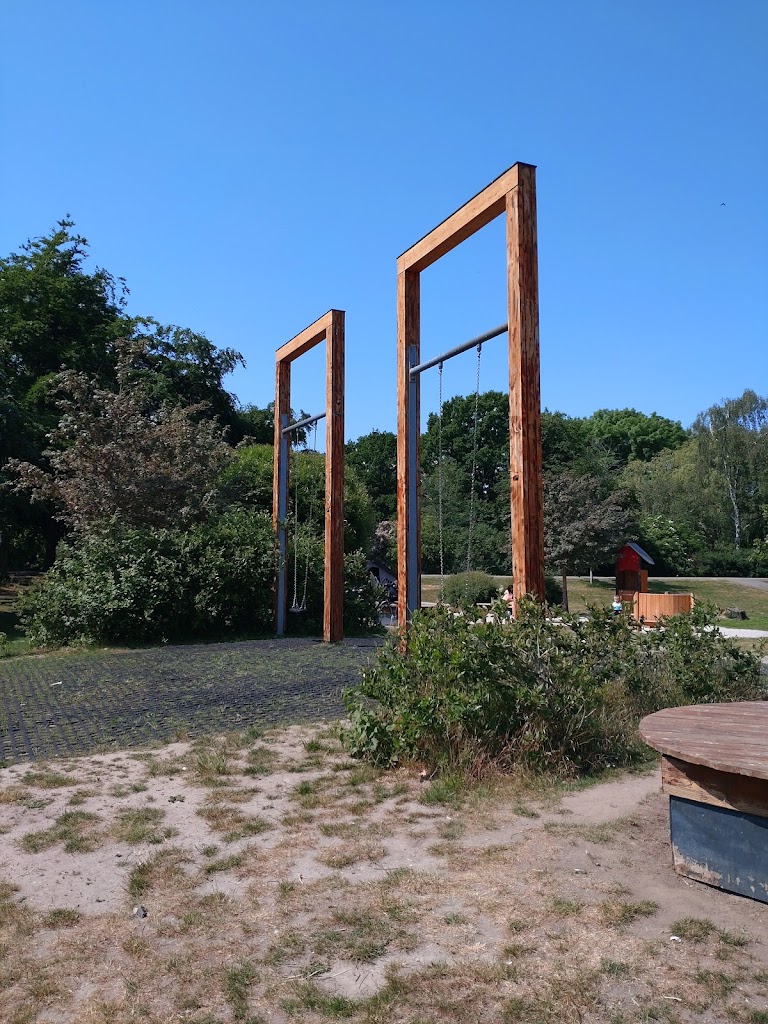 legepladsen-i-vigerslevparken-ved-stakhaven-5.jpeg
