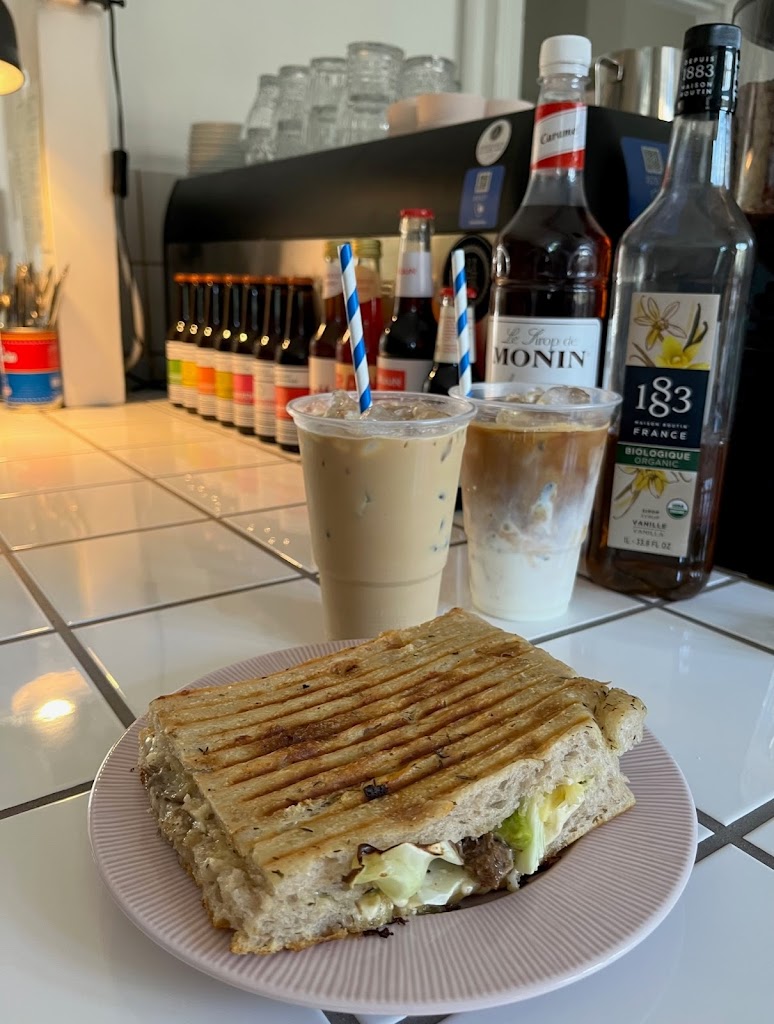 minibaren-cafe-eatery-11.jpeg