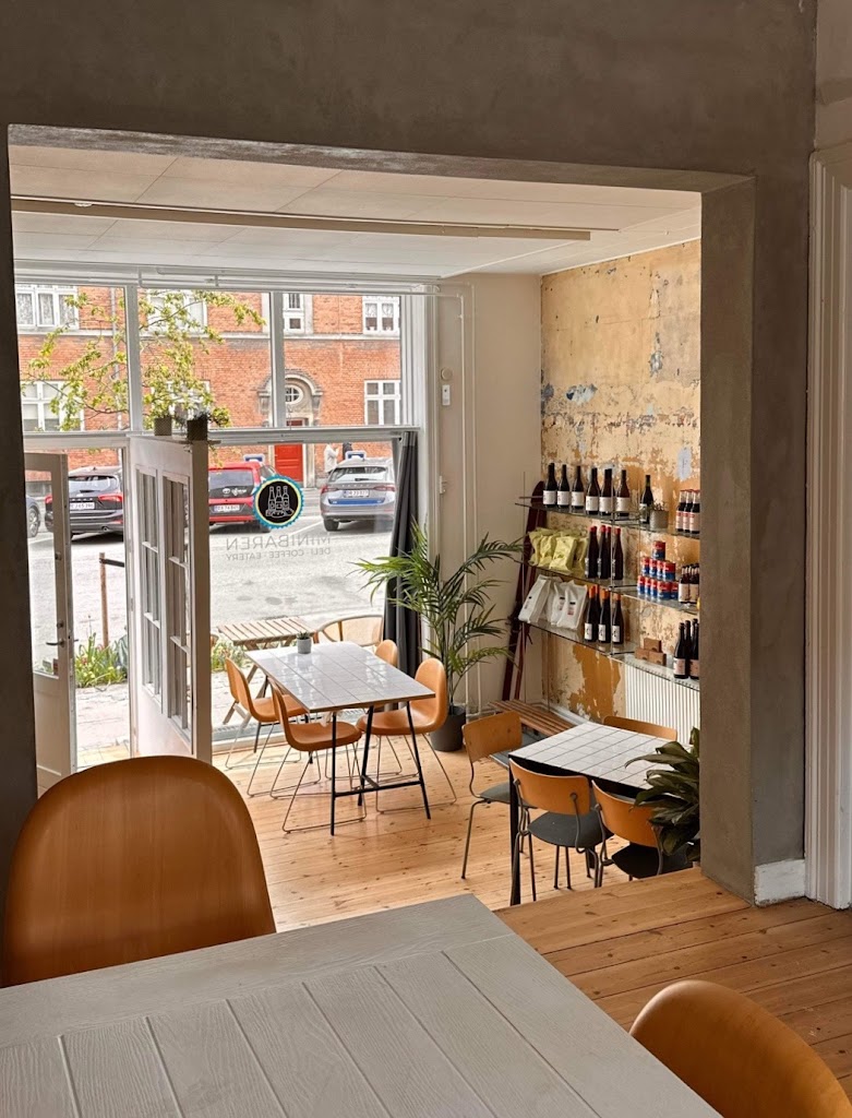 minibaren-cafe-eatery-2.jpeg