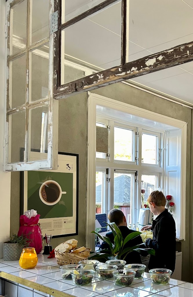 minibaren-cafe-eatery-7.jpeg