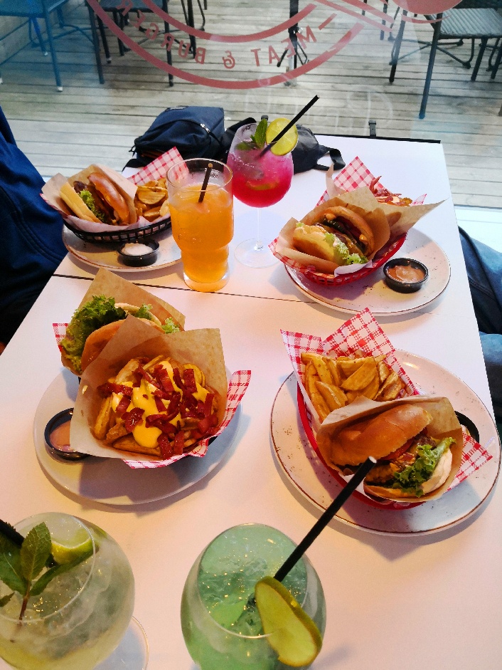 moez-meat-n-burger-0.jpeg