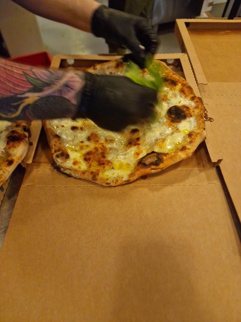 pizzeria-la-carmela-4.jpeg