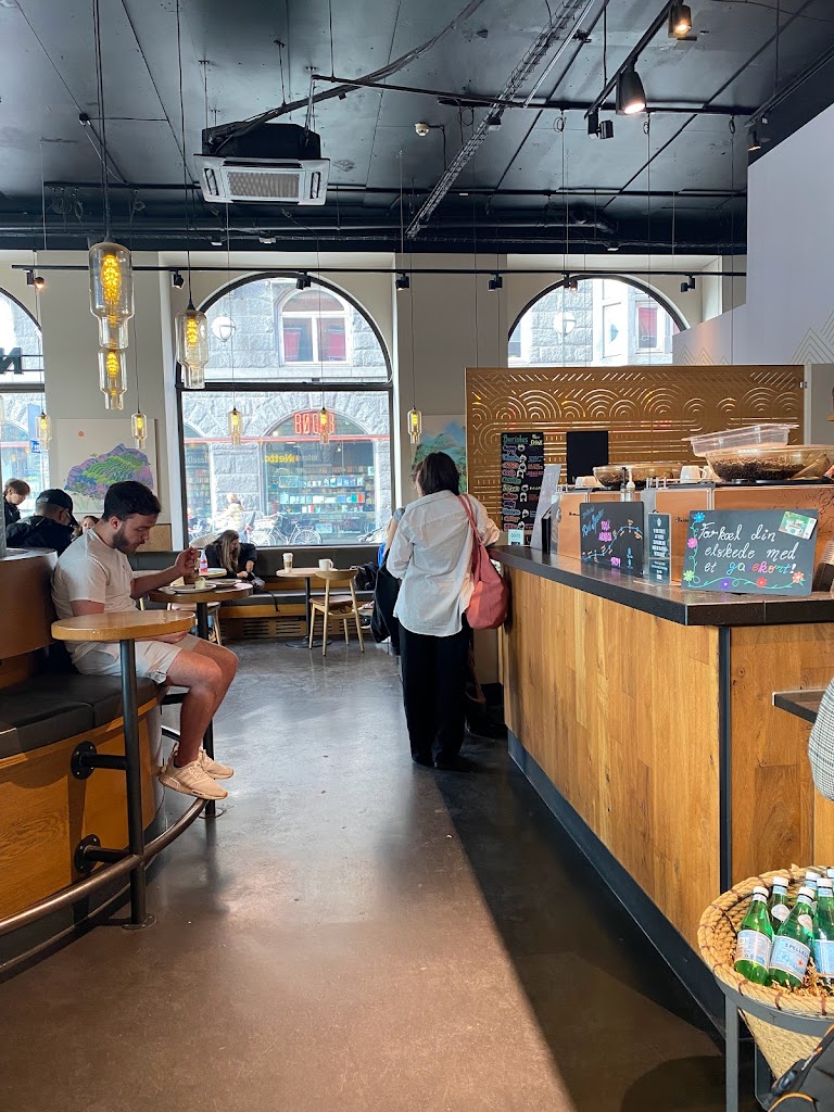 starbucks-4.jpeg