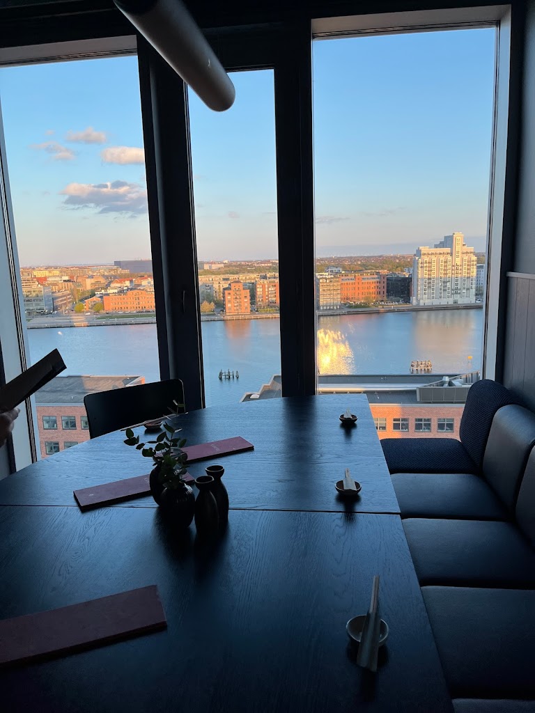 sticksnsushi-tivoli-hotel-10.jpeg