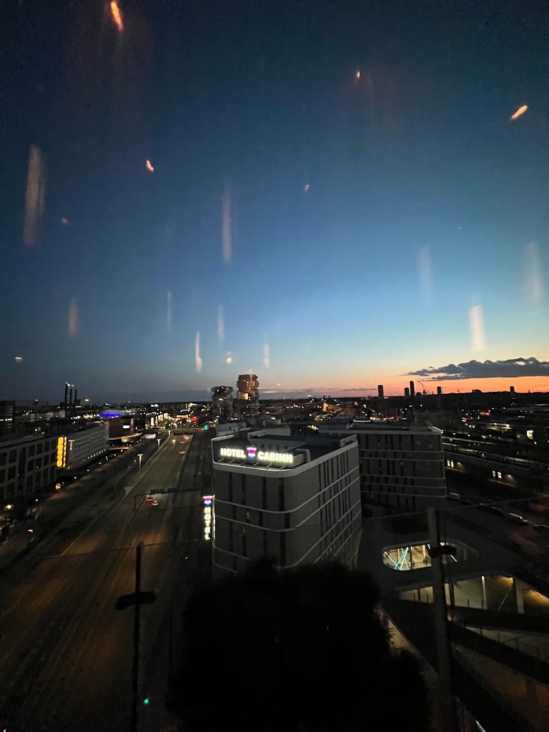 sticksnsushi-tivoli-hotel-8.jpeg