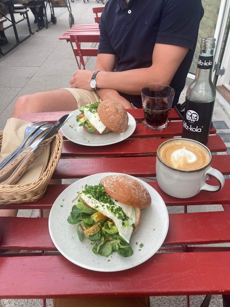 storm-b-cafe-3.jpeg