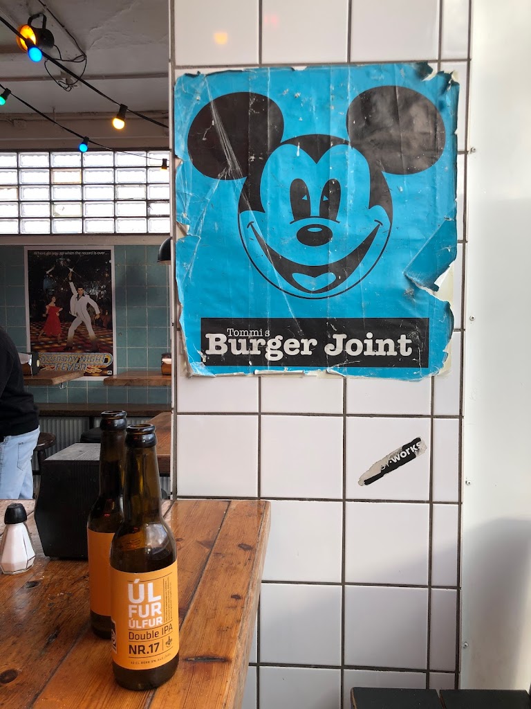 tommis-burger-joint-12.jpeg