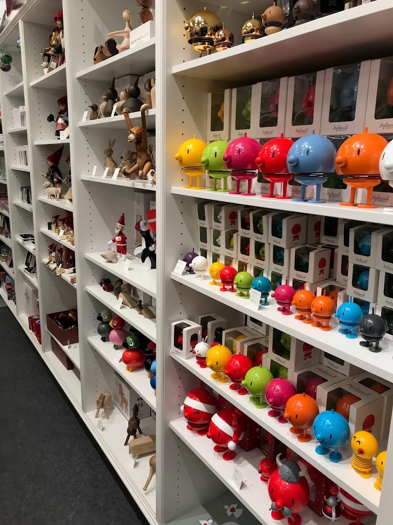 welcome-giftshop-souvenirs-0.jpeg