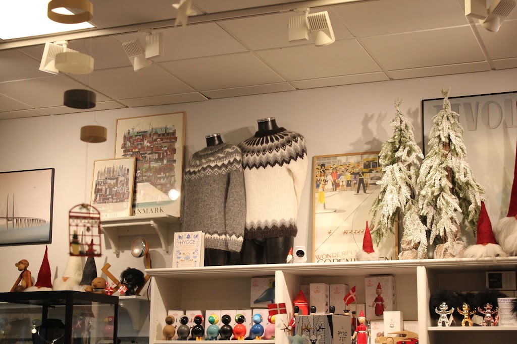 welcome-giftshop-souvenirs-12.jpeg