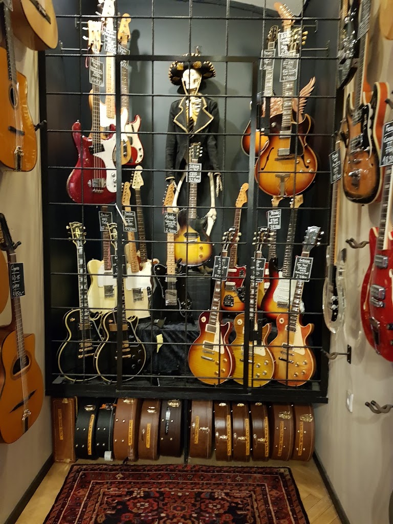 woodstock-guitars-16.jpeg