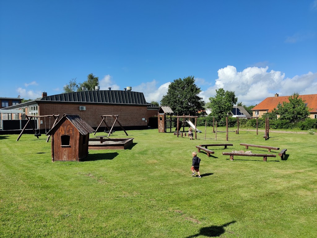 legepladsen-i-farevejle-kirkeby-0.jpeg
