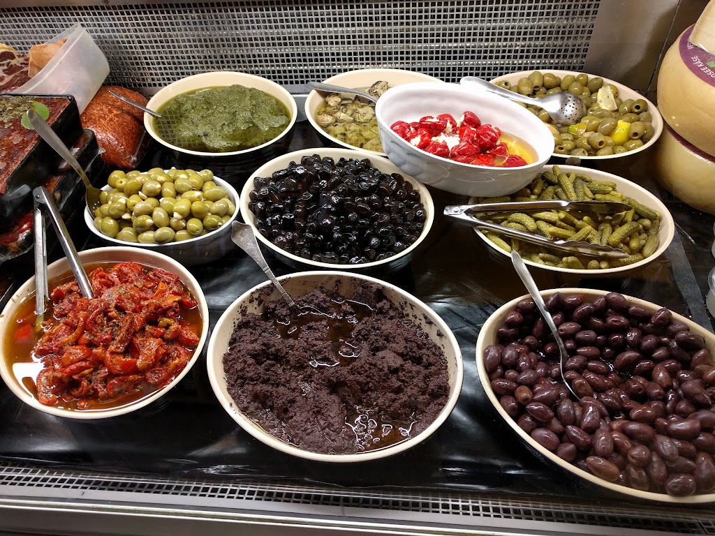 helges-cheese-delicacies-catering-2.jpeg