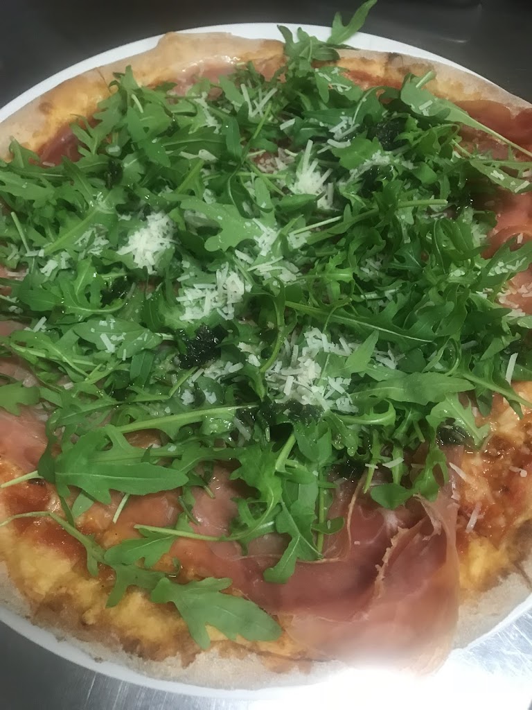 benvenuti-pizzeria-gelateria-9.jpeg